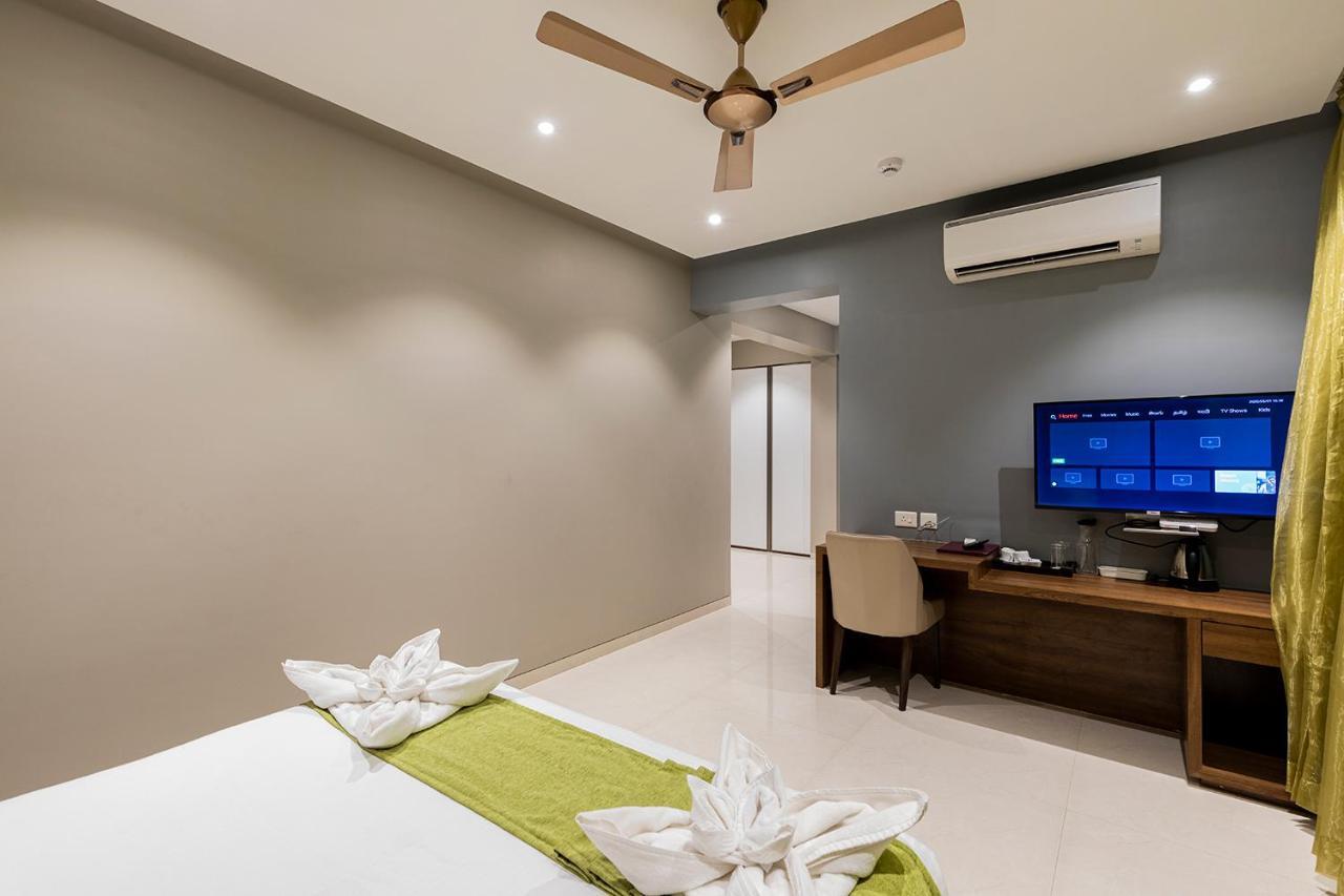 Hotel Seven Oaks Navi Mumbai Exterior photo