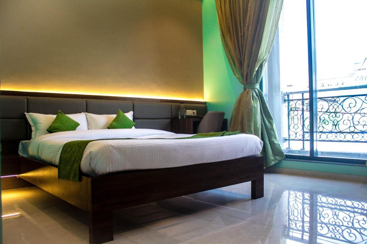 Hotel Seven Oaks Navi Mumbai Exterior photo