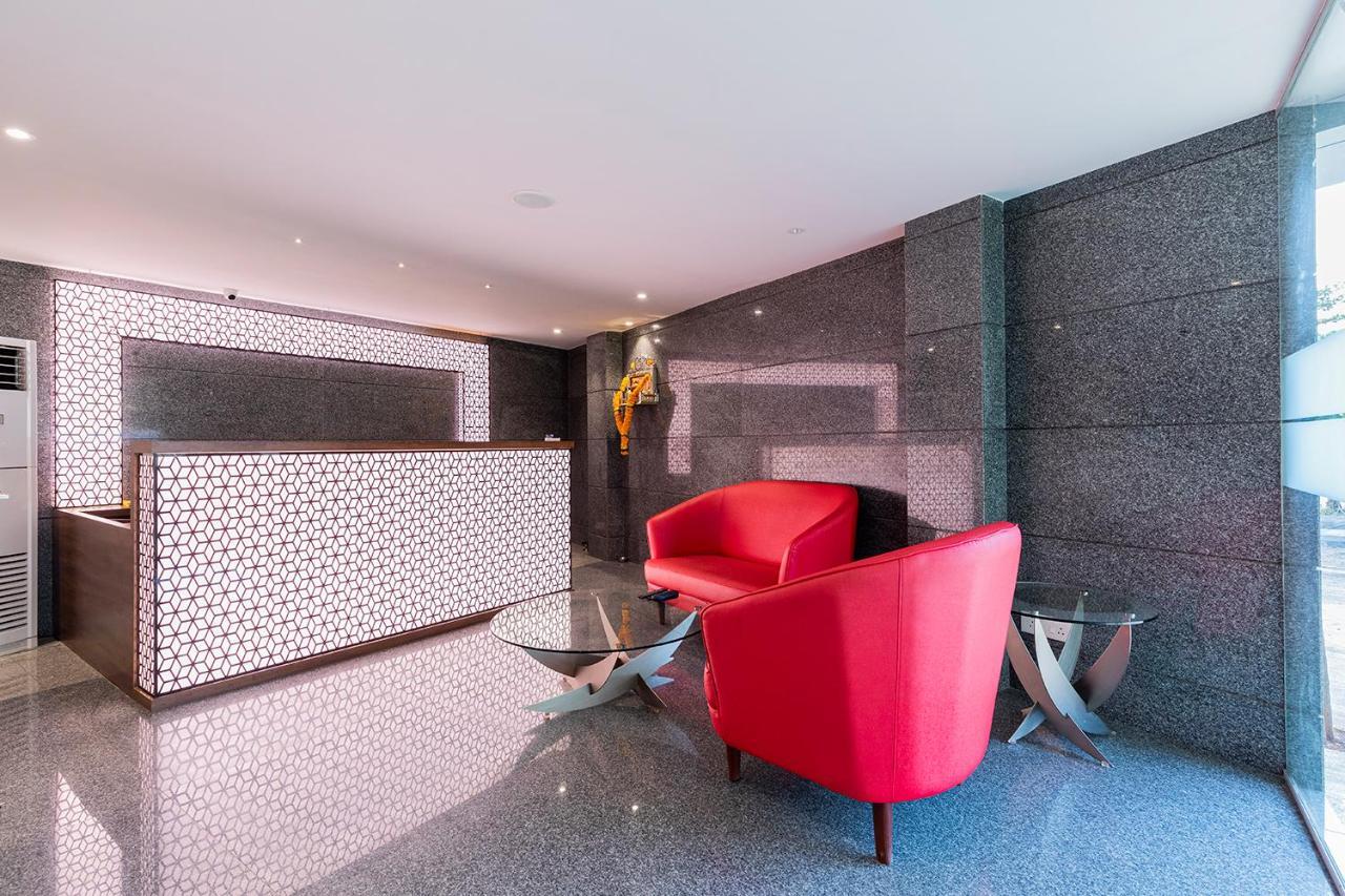 Hotel Seven Oaks Navi Mumbai Exterior photo